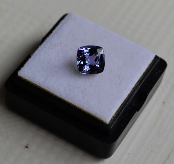 坦桑石 坦桑尼亞D礦區(qū)產(chǎn)1.43克拉天然坦桑石祼石戒面