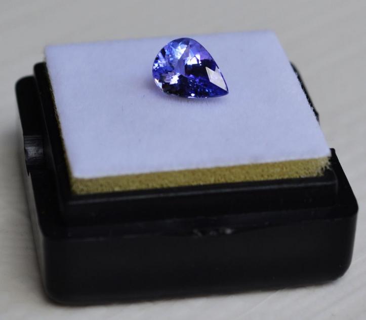 坦桑石 坦桑尼亞D礦區(qū)產(chǎn)1.24克拉天然坦桑石祼石戒面