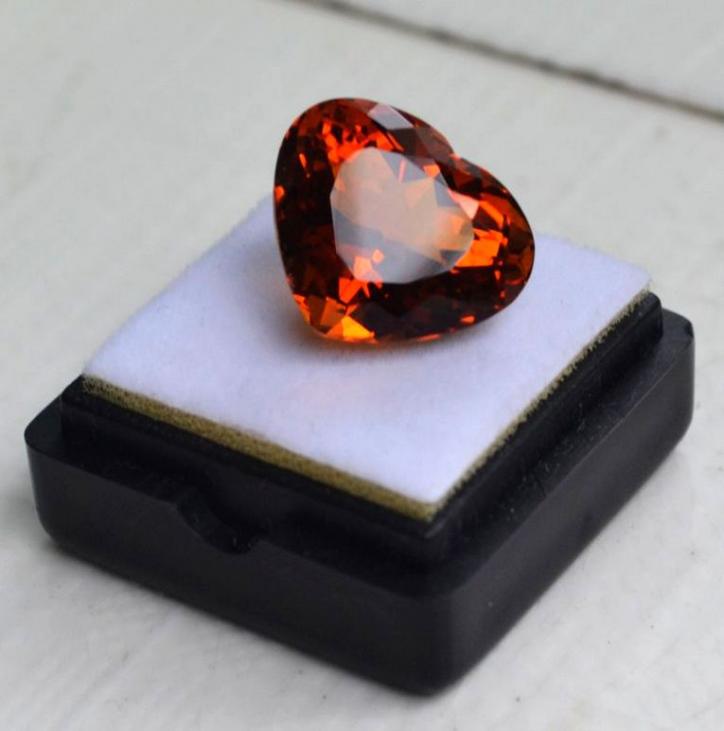 【現(xiàn)價(jià)再打8折特惠】9.85克拉純天然巴西黃水晶 旺財(cái)石