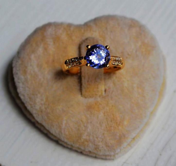 【現(xiàn)價(jià)再打8折特惠】天然坦桑石鑲南非鉆石18K黃金女款鉆戒