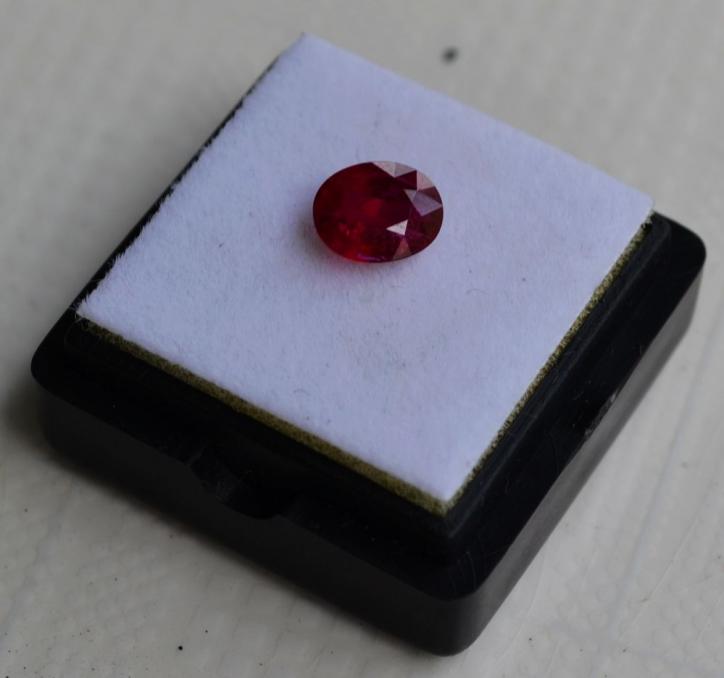 【現價再打8折特惠】緬甸純天然1.28克拉近鴿血紅色紅寶石