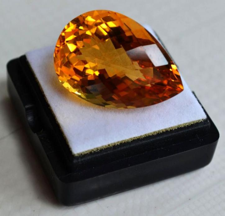 【現(xiàn)價(jià)再打8折特惠】21.07克拉純天然巴西黃水晶 旺財(cái)石