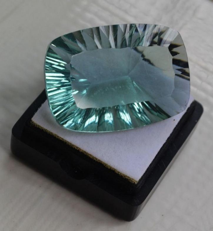 【現(xiàn)價(jià)再打8折特惠】巴西純天然綠螢石50.68克拉