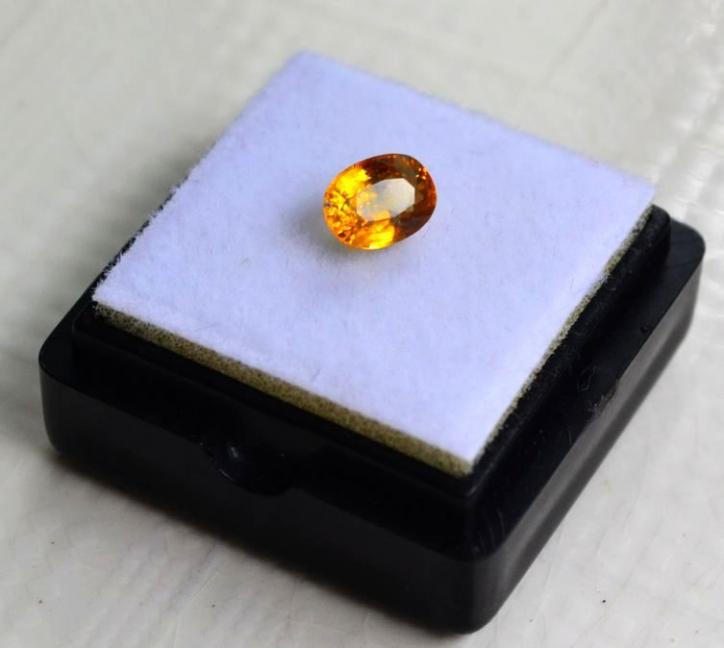 【現(xiàn)價再打8折特惠】斯里蘭卡純天然橢圓型1.20克拉藍(lán)寶石